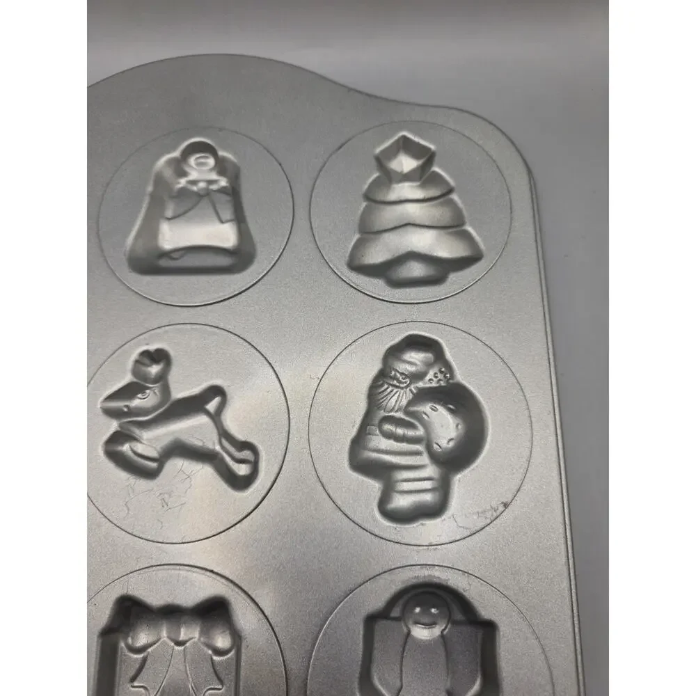 Vintage Christmas Cookie Pan 12 Cavity Non Stick 11.5